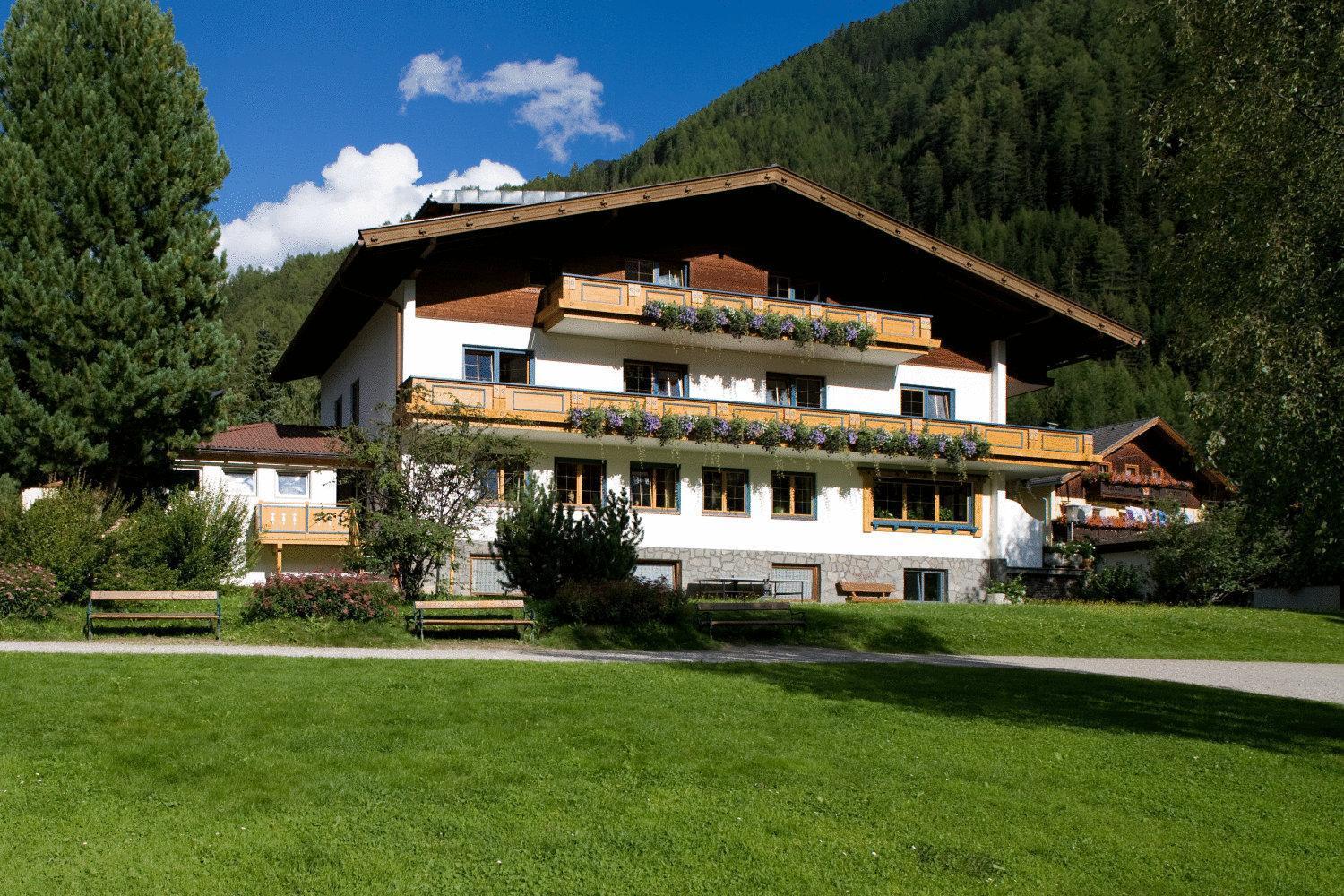 Ferienhaus Alpina Kals am Grossglockner Luaran gambar